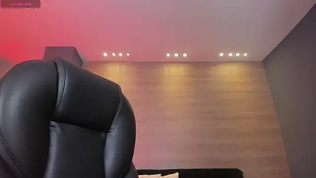 Snapshot of MartinnaBonnet chatting on 01.07.25 MartinnaBonnet online show from 01.07.25