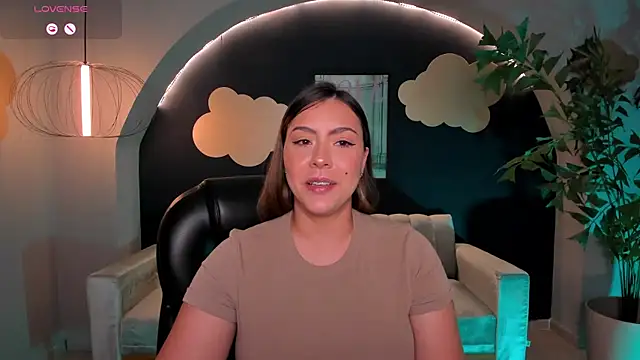 Snapshot of MartinnaBonnet chatting on 03.10.25 MartinnaBonnet online show from 03.10.25