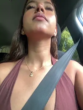 Snapshot of belaa_1 chatting on 11.21.25 belaa 1 online show from 11.21.25