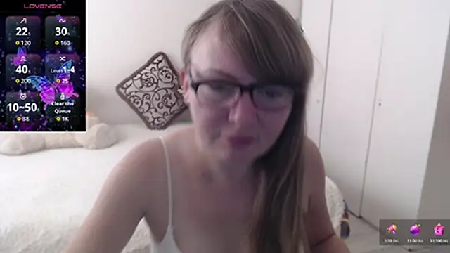 Snapshot of MargotLot chatting on 10.21.25 MargotLot online show from 10.21.25