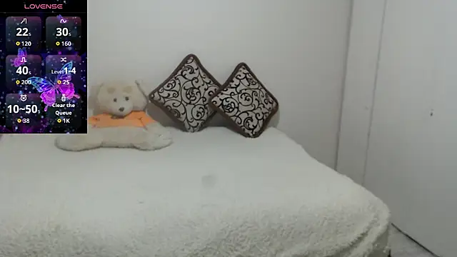 Snapshot of MargotLot chatting on 10.25.25 MargotLot online show from 10.25.25