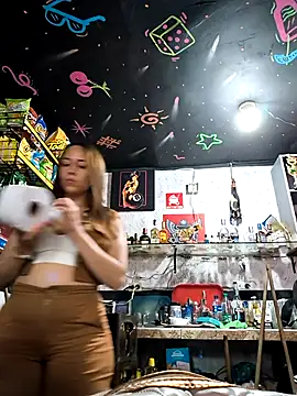 Snapshot of Nanybaker95 chatting on 09.21.25 Nanybaker95 online show from 09.21.25