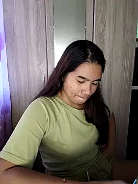 Snapshot of Kissy07 chatting on 02.04.25 Kissy07 online show from 02.04.25