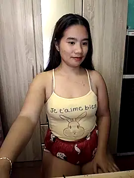 Snapshot of Kissy07 chatting on 02.05.25 Kissy07 online show from 02.05.25