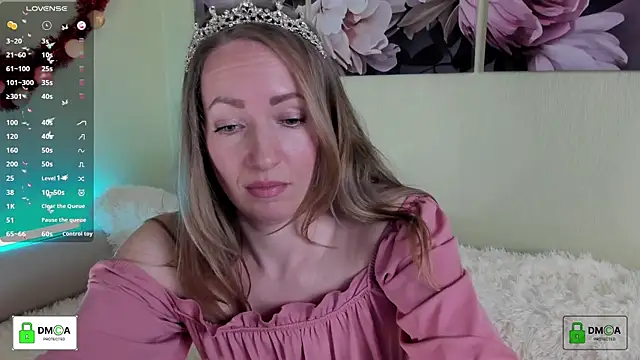 Snapshot of Queenymel chatting on 03.09.25 Queenymel online show from 03.09.25