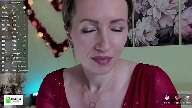 Snapshot of Queenymel chatting on 03.13.25 Queenymel online show from 03.13.25