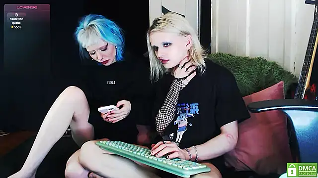 Alien Bella online show from 12.09.24