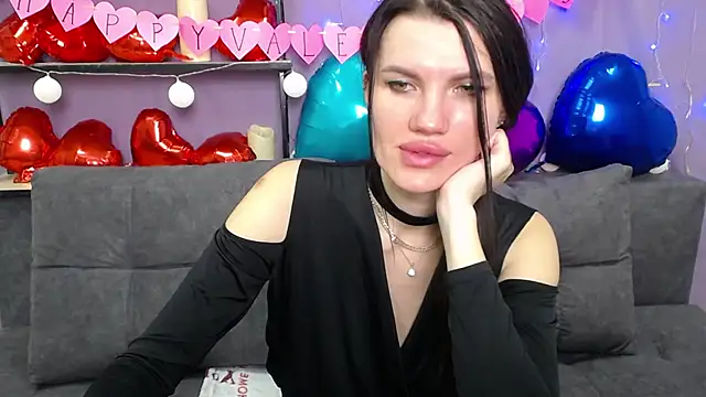 Snapshot of MilaLoona chatting on 02.03.25 MilaLoona online show from 02.03.25