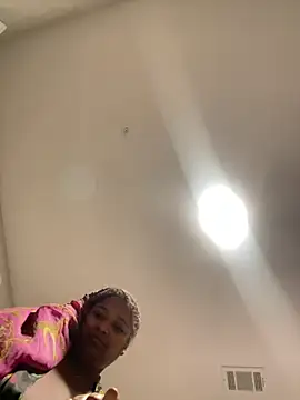 Snapshot of BigFineSelena chatting on 12.25.24 BigFineSelena online show from 12.25.24