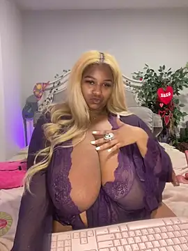 Snapshot of BigFineSelena chatting on 01.24.25 BigFineSelena online show from 01.24.25