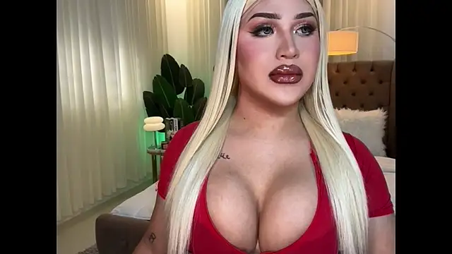 Snapshot of Your_Majesty_Tyra chatting on 01.09.25 Your Majesty Tyra online show from 01.09.25