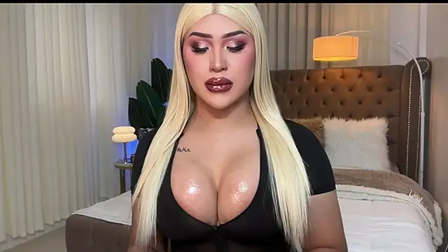 Snapshot of Your_Majesty_Tyra chatting on 01.20.25 Your Majesty Tyra online show from 01.20.25