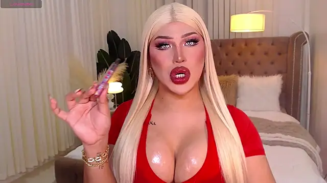 Snapshot of Your_Majesty_Tyra chatting on 02.07.25 Your Majesty Tyra online show from 02.07.25