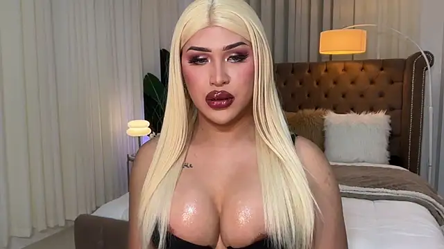 Snapshot of Your_Majesty_Tyra chatting on 02.28.25 Your Majesty Tyra online show from 02.28.25