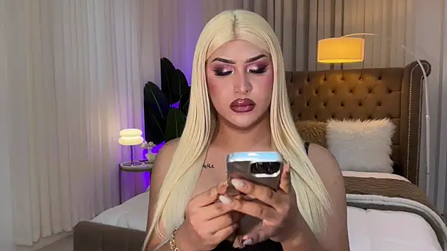 Snapshot of Your_Majesty_Tyra chatting on 03.07.25 Your Majesty Tyra online show from 03.07.25