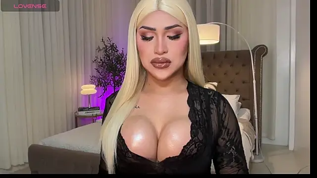 Your Majesty Tyra online show from 02.12.26