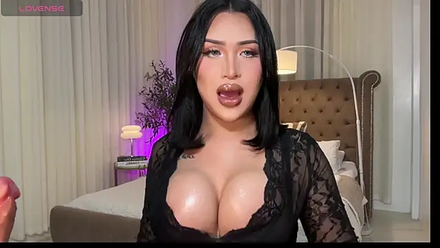 Your Majesty Tyra online show from 02.15.26