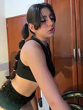 loolla 23 online show from 02.25.25