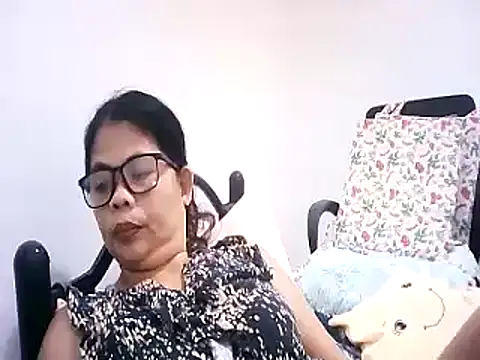 Snapshot of pinay_milfxx chatting on 11.09.25 pinay milfxx online show from 11.09.25