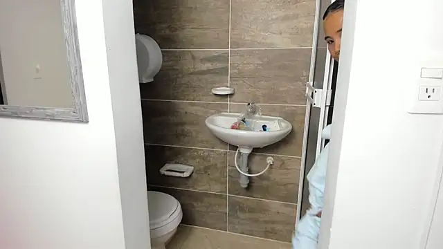 isabella florez online show from 01.21.25