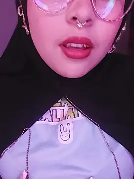 Snapshot of Hana___ chatting on 06.18.26 Hana online show from 06.18.26