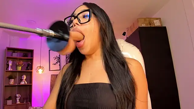 Snapshot of Olivia_ds chatting on 01.13.25 Olivia ds online show from 01.13.25