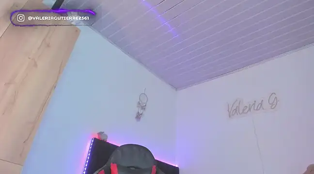 Snapshot of _valeriaaa chatting on 03.20.25 valeriaaa online show from 03.20.25