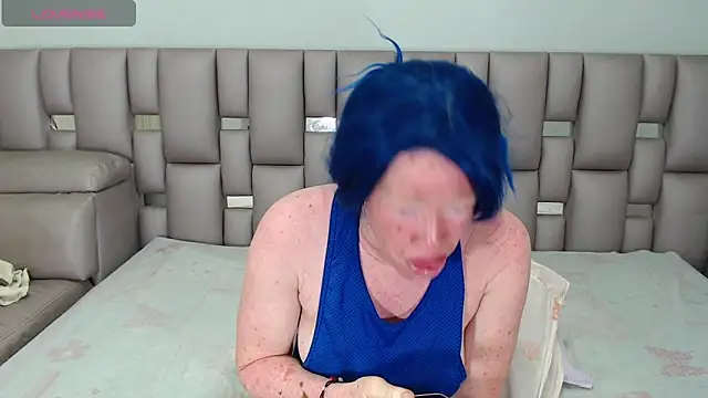 Snapshot of Kittywhiteass chatting on 10.09.25 Kittywhiteass online show from 10.09.25