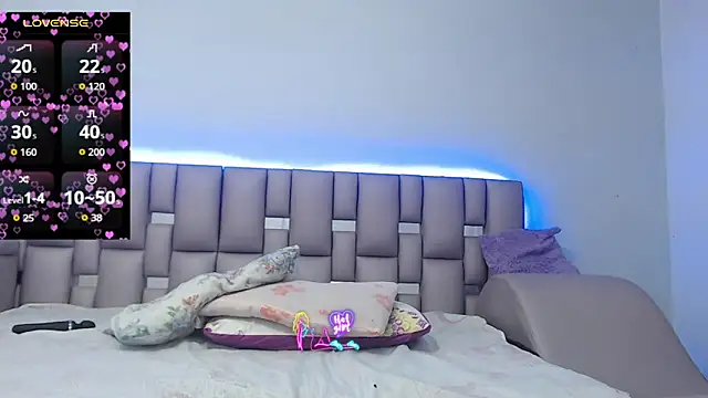 Snapshot of Kittywhiteass chatting on 02.18.26 Kittywhiteass online show from 02.18.26