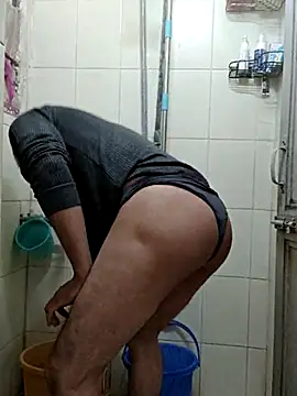 Snapshot of Desi_Rider_Aadi chatting on 12.21.25 Desi Rider Aadi online show from 12.21.25