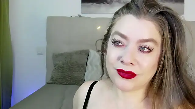 Snapshot of PetersEmily chatting on 12.14.24 PetersEmily online show from 12.14.24