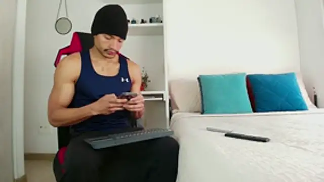 Snapshot of Robyn_Miller chatting on 11.04.25 Robyn Miller online show from 11.04.25