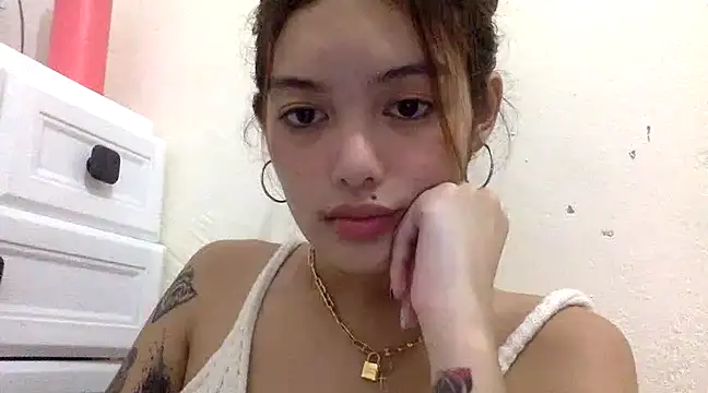 AlexandraMooree online show from 02.23.25