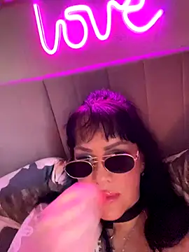 Snapshot of Lolaley2 chatting on 10.26.25 Lolaley2 online show from 10.26.25