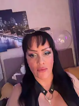 Snapshot of Lolaley2 chatting on 11.27.25 Lolaley2 online show from 11.27.25