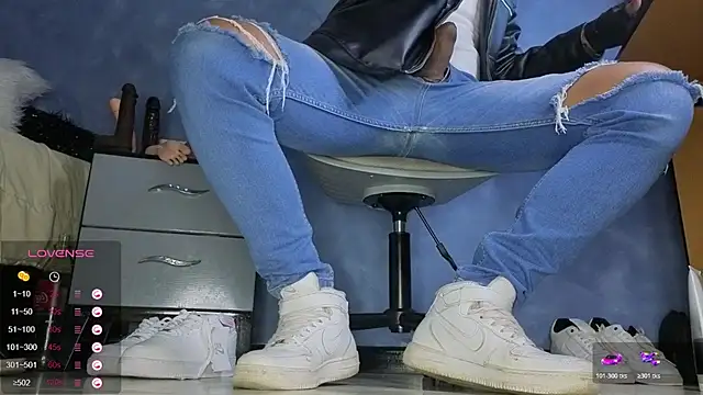 TomLover 12 online show from 02.11.26