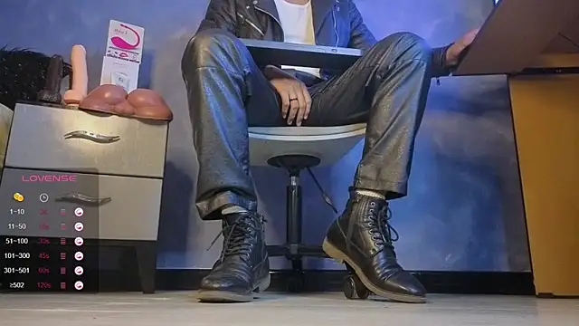 Snapshot of TomLover_12 chatting on 03.06.26 TomLover 12 online show from 03.06.26