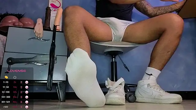 Snapshot of TomLover_12 chatting on 03.29.26 TomLover 12 online show from 03.29.26