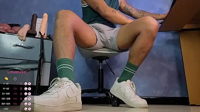 Snapshot of TomLover_12 chatting on 03.31.26 TomLover 12 online show from 03.31.26