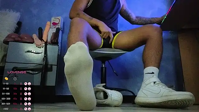 Snapshot of TomLover_12 chatting on 04.14.26 TomLover 12 online show from 04.14.26