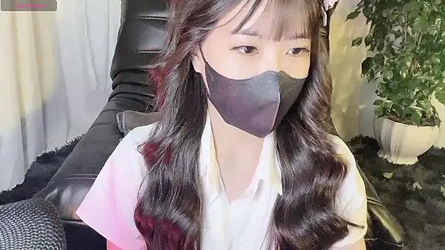 Mya Lee online show from 12.11.24