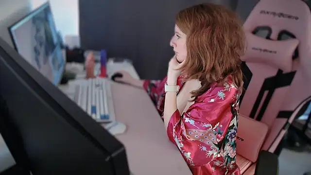 Snapshot of Exotic-Desire chatting on 01.22.25 Exotic-Desire online show from 01.22.25