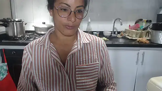 kateleyagrey online show from 10.30.25