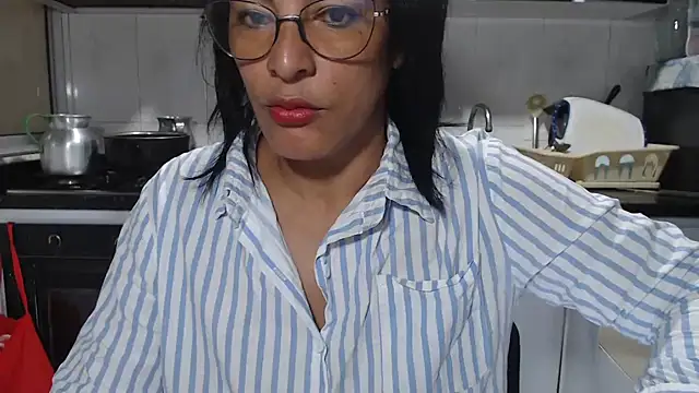 kateleyagrey online show from 11.16.25