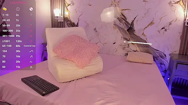 Snapshot of TianaaJackson chatting on 10.02.25 TianaaJackson online show from 10.02.25