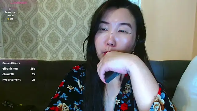 Snapshot of Bet_Lu chatting on 12.19.24 Bet Lu online show from 12.19.24