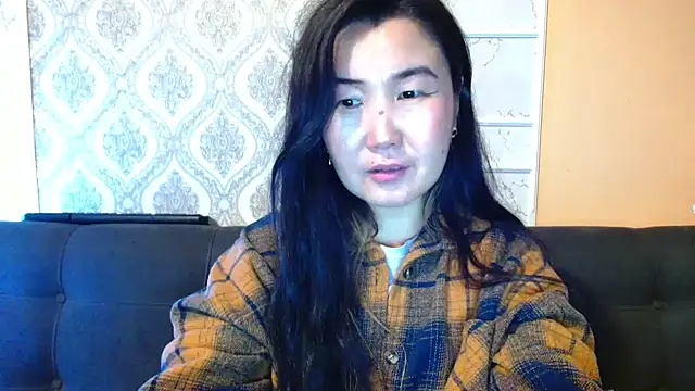 Snapshot of Bet_Lu chatting on 12.22.24 Bet Lu online show from 12.22.24