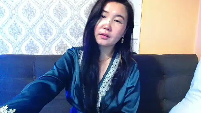 Snapshot of Bet_Lu chatting on 12.25.24 Bet Lu online show from 12.25.24