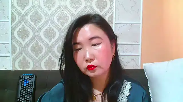 Snapshot of Bet_Lu chatting on 01.24.25 Bet Lu online show from 01.24.25