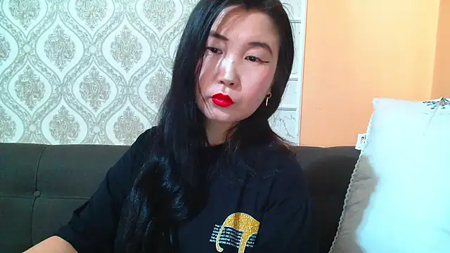 Snapshot of Bet_Lu chatting on 02.04.25 Bet Lu online show from 02.04.25